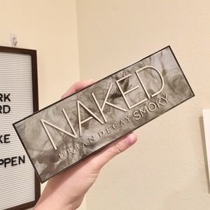 Urban Decay Naked Smoky Palette